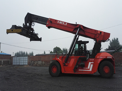 急企業(yè)之所急深入企業(yè)考核流動式起重機作業(yè)人員-泰安市特種設(shè)備檢驗研究院